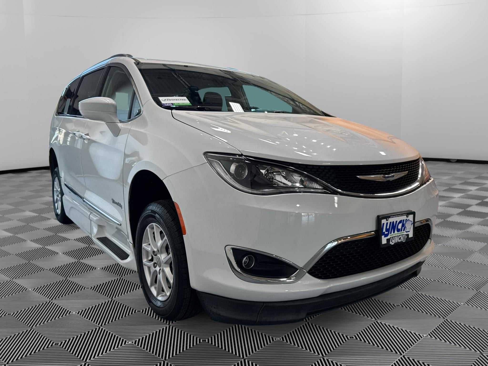 2020 Chrysler Pacifica Touring L